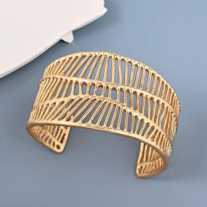 Hollow Texture Personalized Metal Wind Copper Plated Real Gold Opening Bracelet