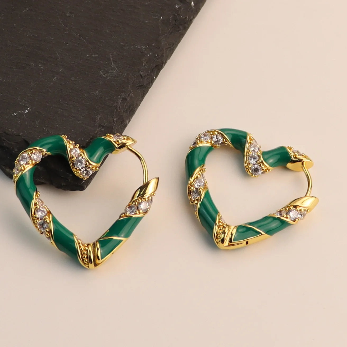 Light luxury and sweet cool style earrings, with a luxurious and shiny zirconia inlaid with colored enamel glaze heart shape