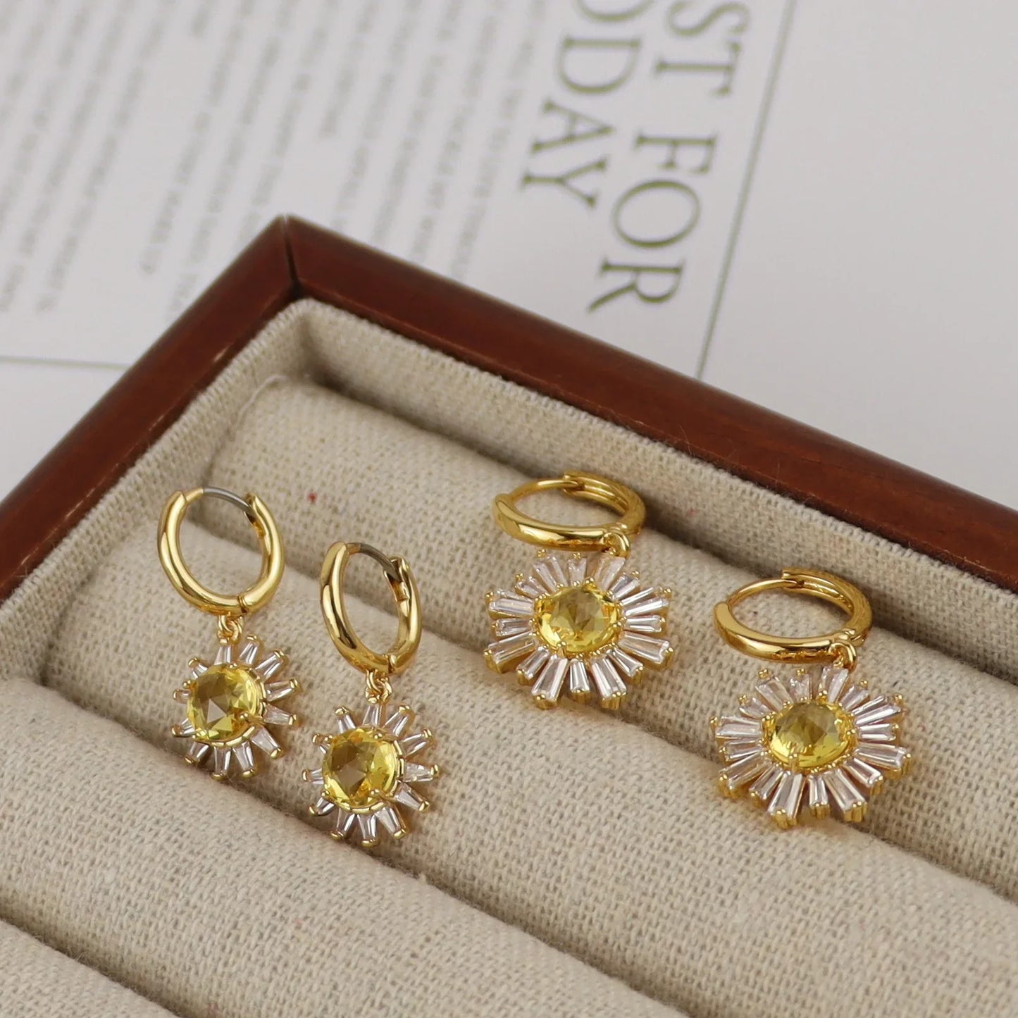 New Sunflower Gold-plated Earrings Inlaid with Zircon Temperament Versatile Earrings