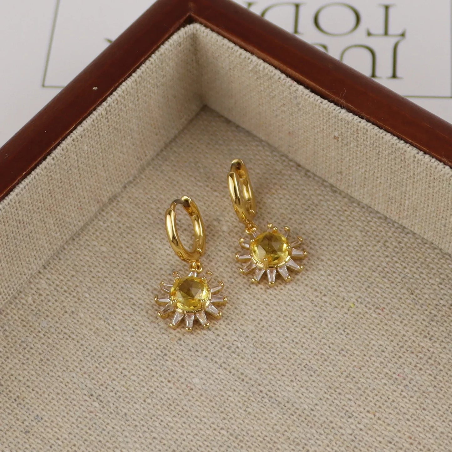 New Sunflower Gold-plated Earrings Inlaid with Zircon Temperament Versatile Earrings