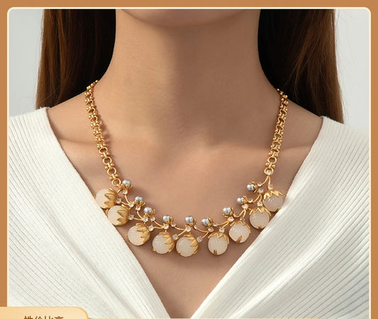 Qingdao Medieval Vintage Jelly Retro Brass Premium Necklace