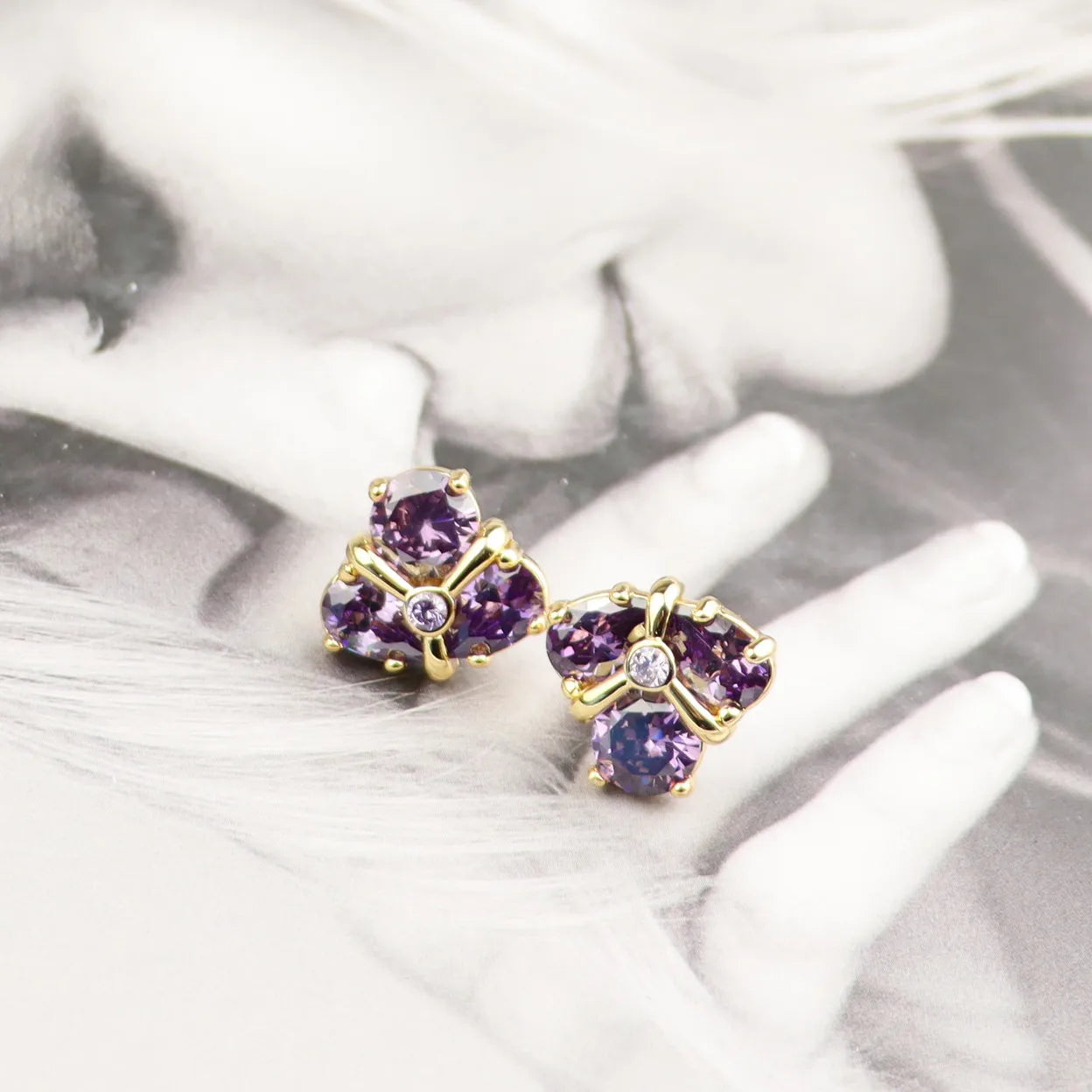 Luxurytreasury  2023 new niche quality pure copper plated with genuine gold, purple zircon inlaid with versatile earrings