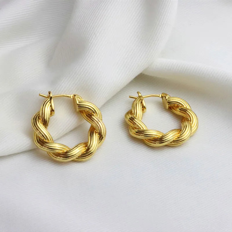 Vintage personality Fried Dough Twists golden circle advanced earrings small fragrant earrings