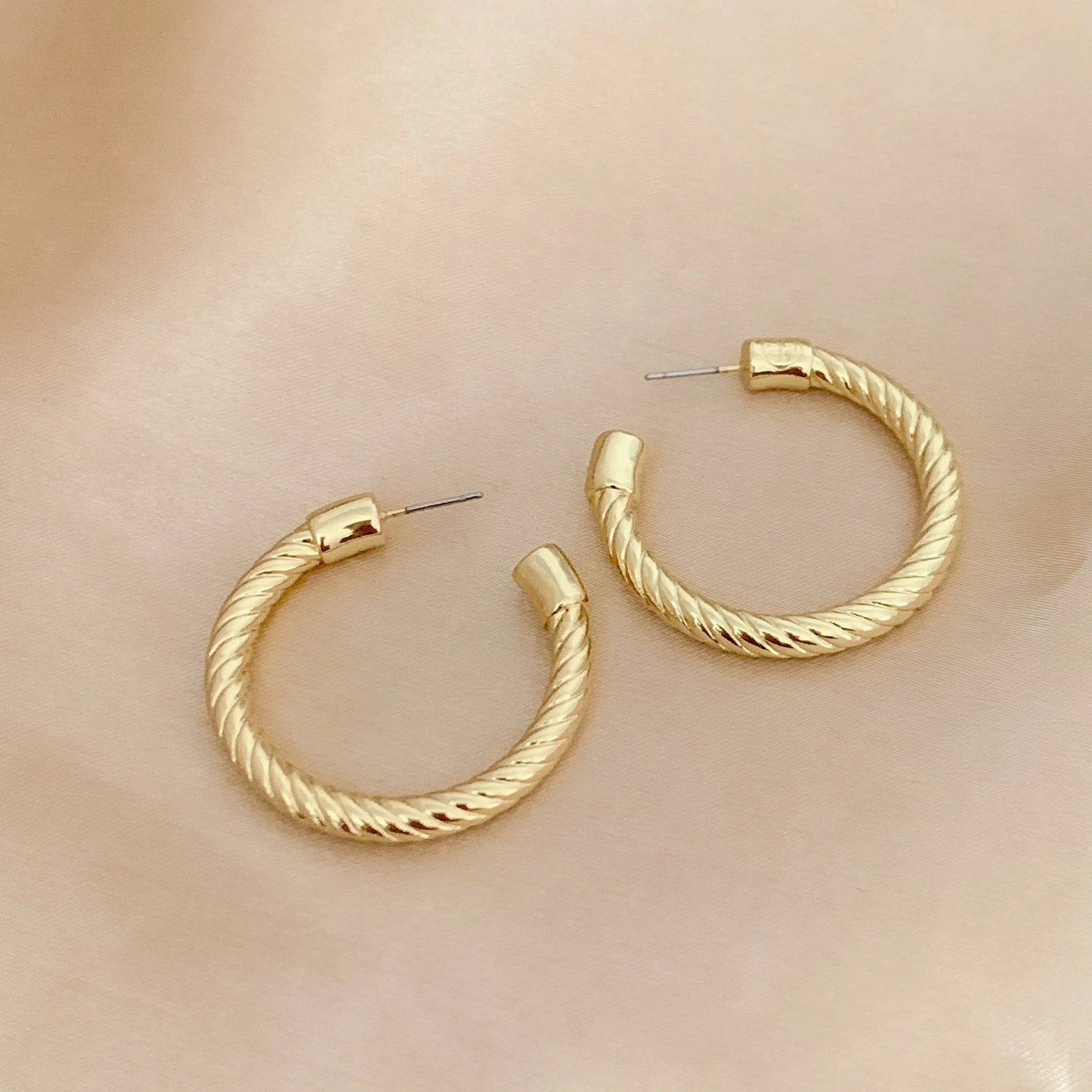 Luxurytreasury  Delicate gold-plated spiral texture metal wind earrings, light luxury Earrings