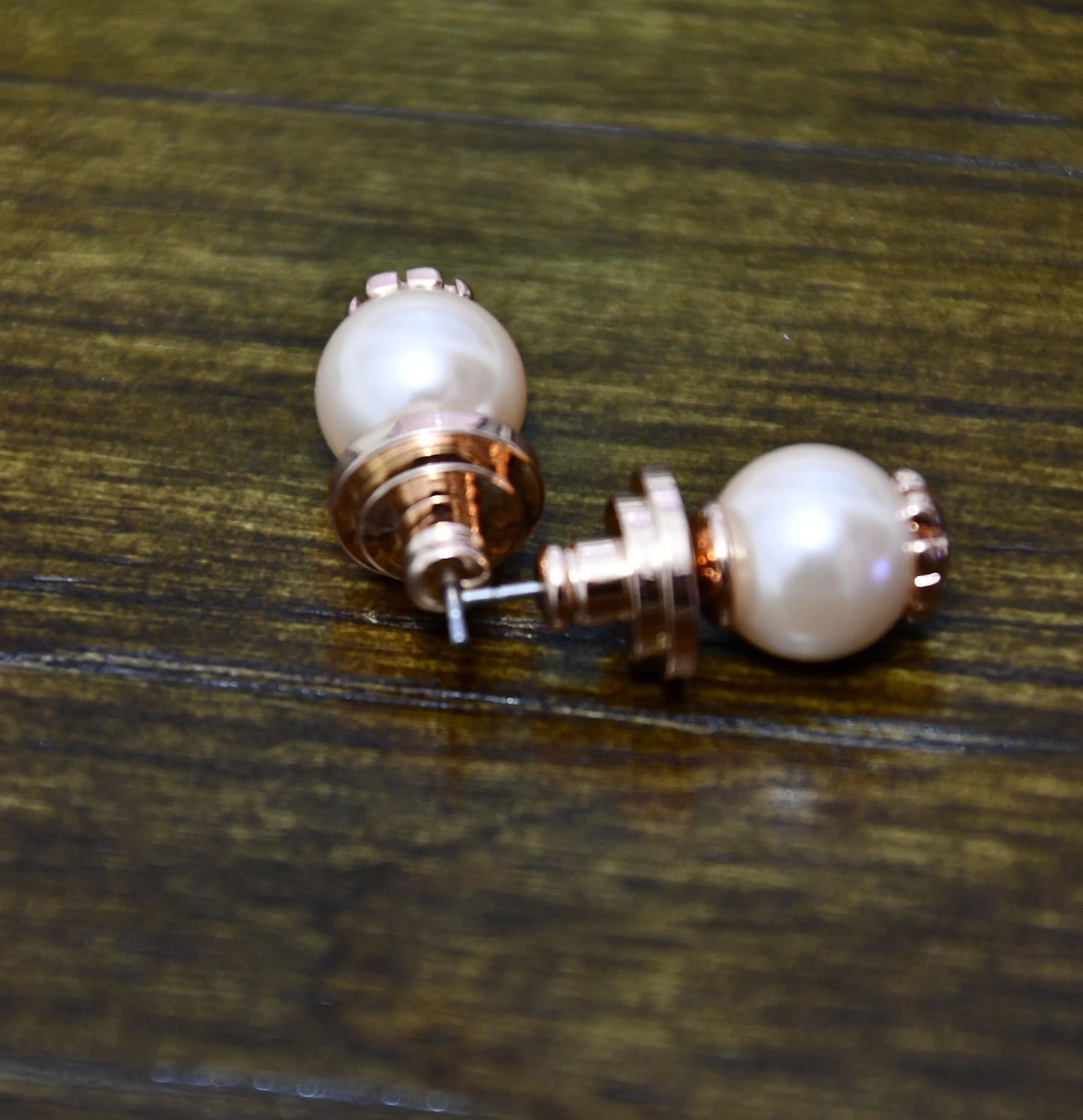 Simple Pearl Earrings Temperament Light Luxury Earrings