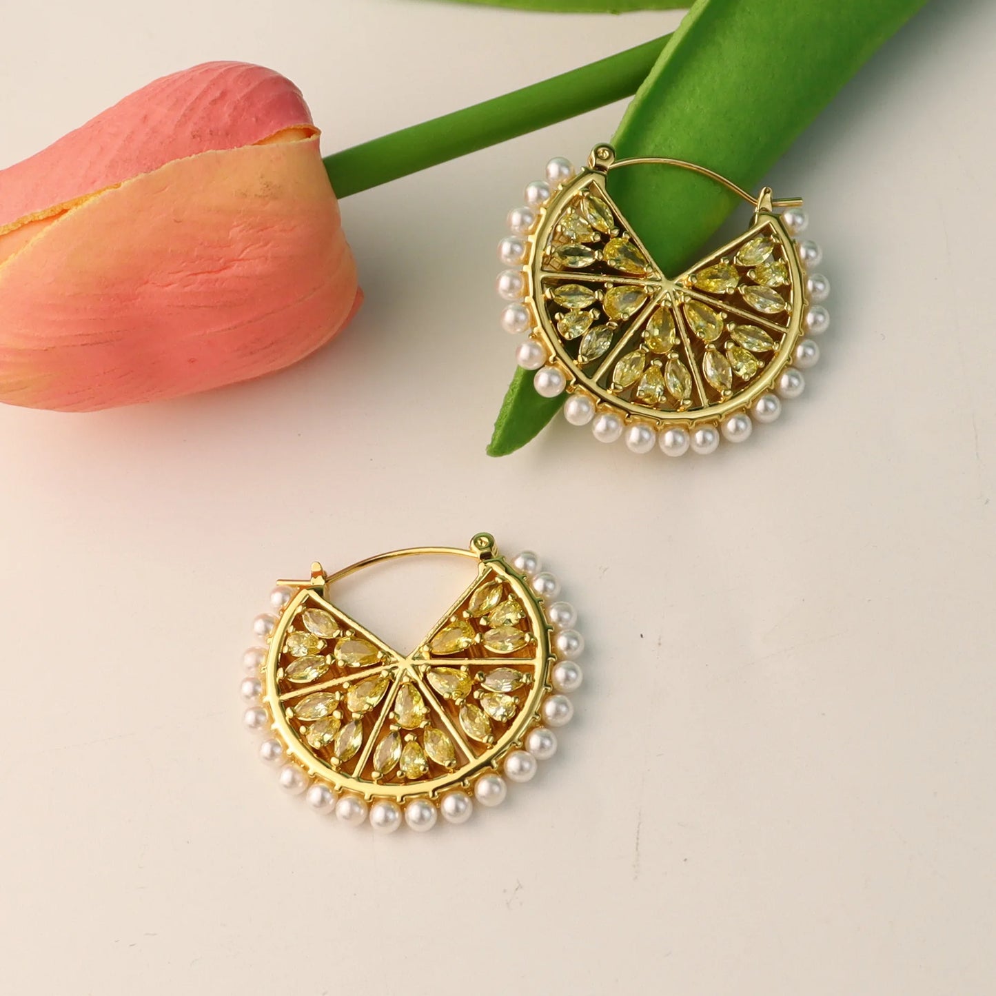 Small niche design with hollowed out rhinestones inlaid with artificial pearls, lemon flower earrings,  luxury style earring