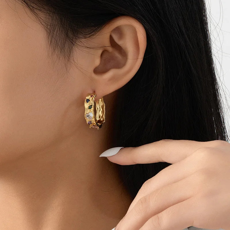 Stylish and Elegant 2024 New Women's Versatile Earrings Niche Design French Women's Stud Earrings Atmospheric Simple Women