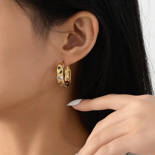 Stylish and Elegant 2024 New Women's Versatile Earrings Niche Design French Women's Stud Earrings Atmospheric Simple Women