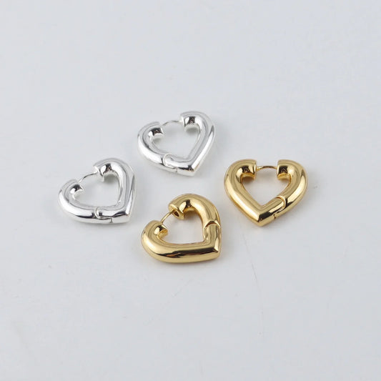 Sweet Metal Heart Earrings Internet celebrity Fashion Versatile Gold Silver Earrings Premium French Stud Earrings