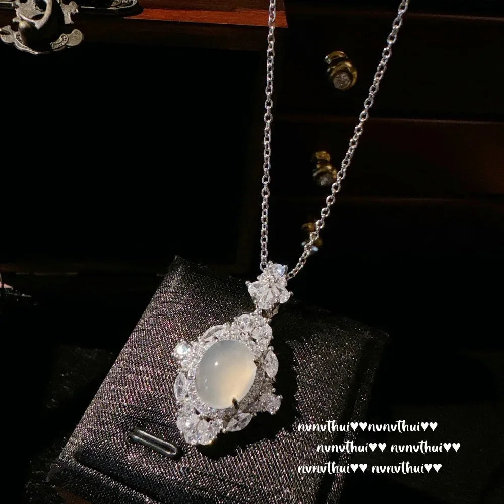 White Moonlight Lychee Frozen White Chalcedony Starlight Necklace,18K Gold Plated, High Ice Egg Surface Flower Bracelet